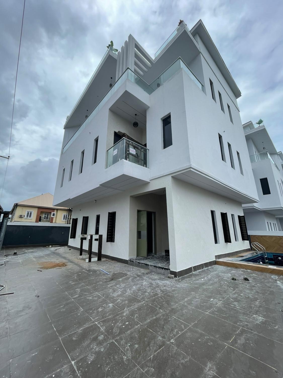 5Bedroom duplex for sale in Amuwo