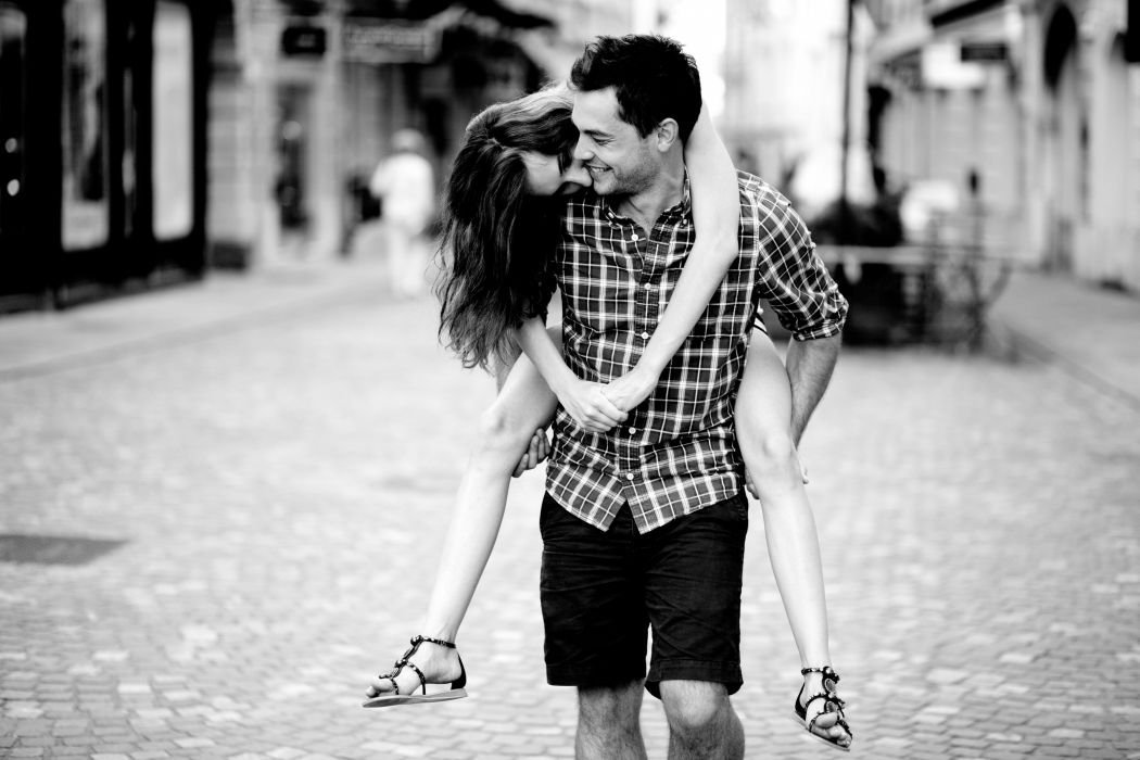 Powerful Love Spells by Dr. Mulla for love attraction, romance, soulmate connections, marriage, reconciliation and relationship harmony.