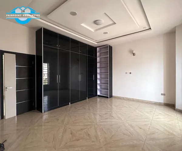 SPACIOUS WELL BUILT 4 BED SEMI-DETACHED DUPLEX  + BQ FOR SALE