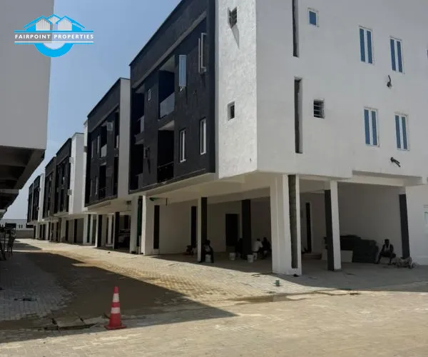 WELL BUILT 2 BEDROOM TERRACE DUPLEX WITH SPACIOUS LIVING ROOM AND BEDROOMS + AMPLE PARKING + GREAT NEIGHBORHOOD FOR SALE AT AJAH, LEKKI 