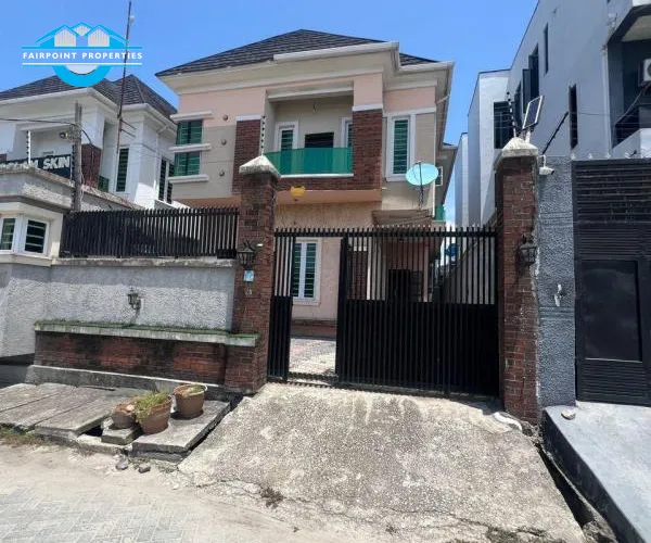 4 BEDROOM DETACHED DUPLEX FOR RENT