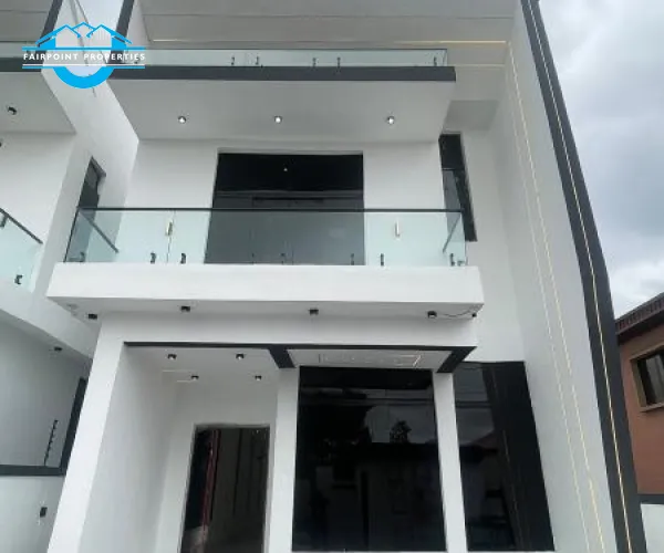 A ELEGANTLY CRAFTED AND LUXURIOUS, MASSIVE SIZED FULLY DETACHED 5 BEDROOM DUPLEX + INVERTER + BQ IN A SECURED AND BEAUTIFUL ESTATE IN IKOTA  - LEKKI LAGOS.