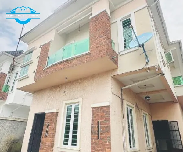 CLASSIC 4 BEDROOM FULLY DETACHED DUPLEX+ BQ + GATEHOUSE IN A SERENE ESTATE AT OSAPA LONDON, LEKKI LAGOS.