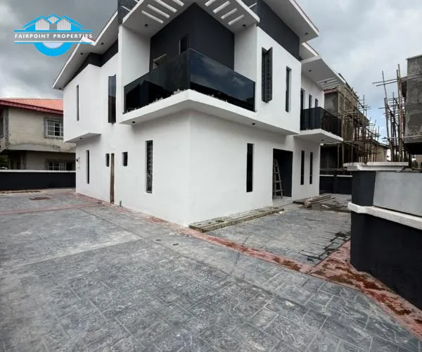 5 Bedroom Detached Duplex for Sale