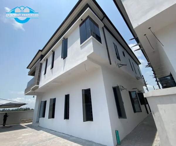 5 Bedroom Detached duplex 