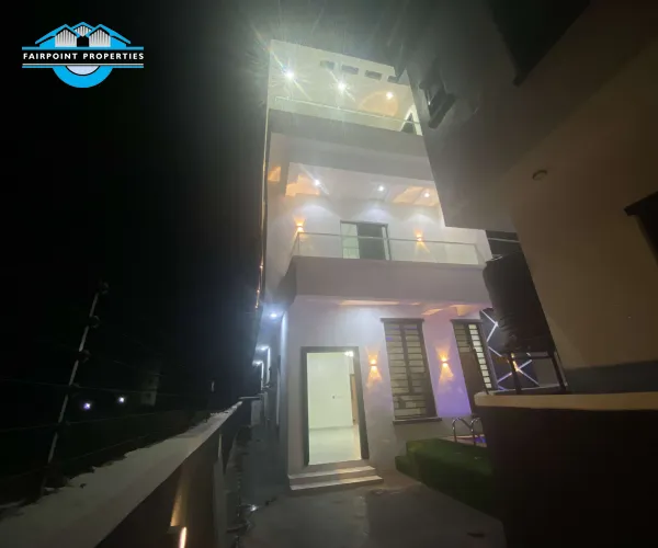 5 Bedroom Fully Detached Duplex With Bq and a Swimming Pool For Sale At Lekki Phase I