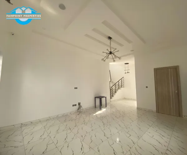 4 bedroom Fully Detached duplex with a Bq For rent