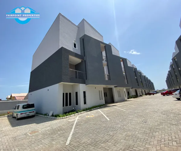 Luxury 4 Bedroom Terrace 