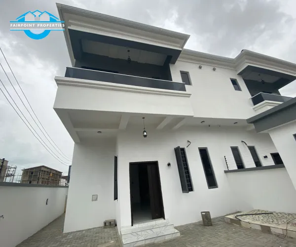 Luxury 4 bedroom semi detached Duplex 