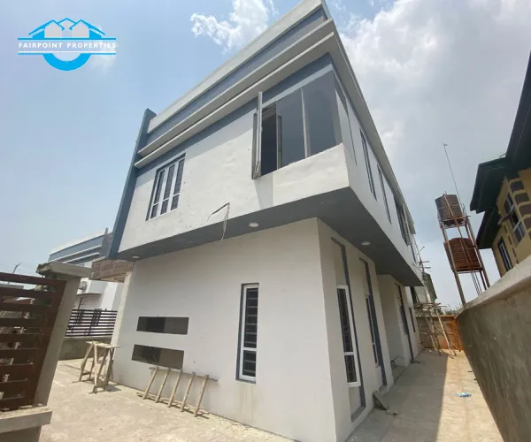 Luxury 4 bedroom duplex 