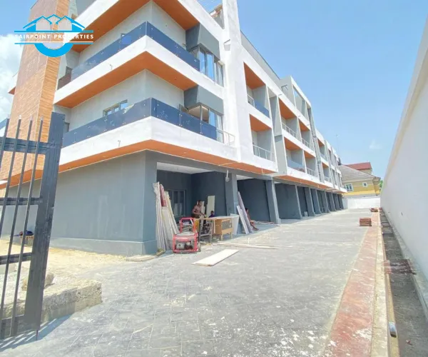 4 bedroom terrace apartment for sale in Lekki Lagos 