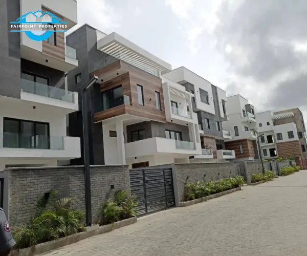 5 bedroom semi-detached duplex for sale in banana Island, Lagos