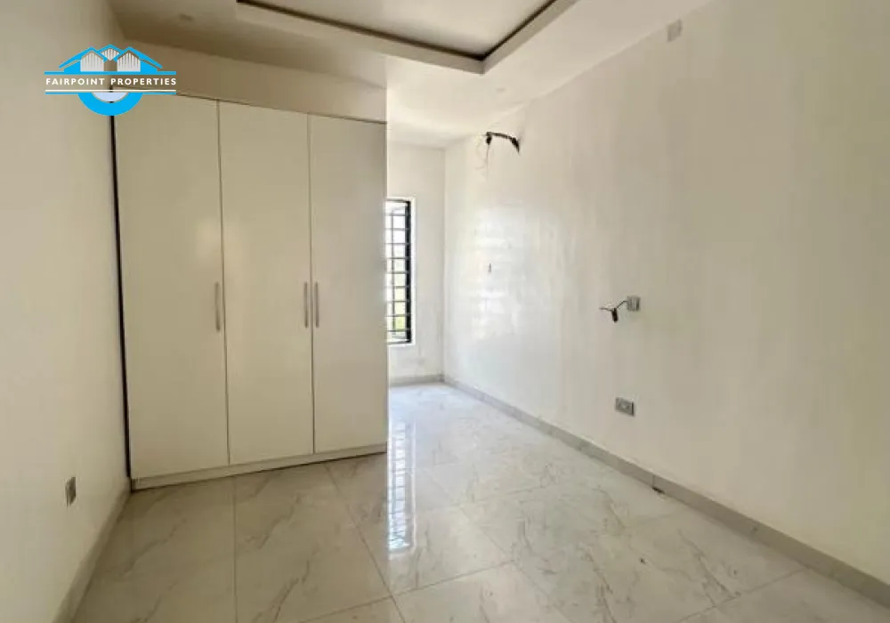 SPACIOUS 4 BEDROOM SEMI DETACHED DUPLEX FOR SALE