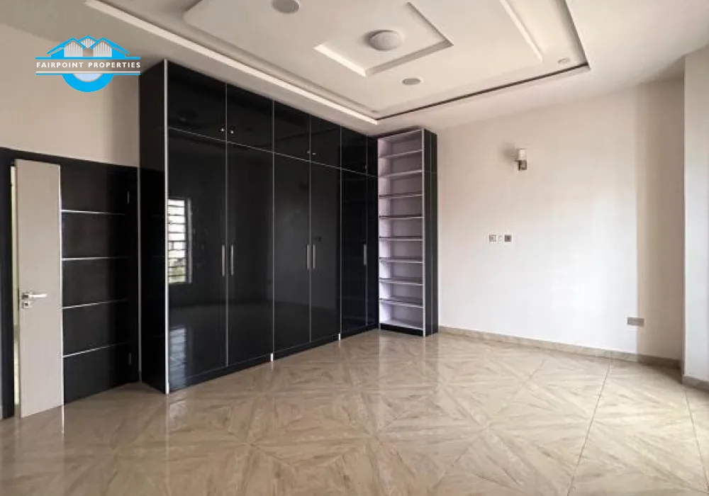 SPACIOUS WELL BUILT 4 BED SEMI-DETACHED DUPLEX  + BQ FOR SALE