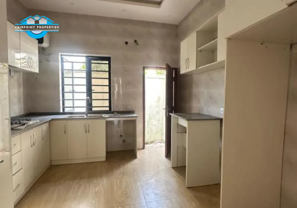 SPACIOUS 4 BEDROOM SEMI DETACHED DUPLEX FOR SALE