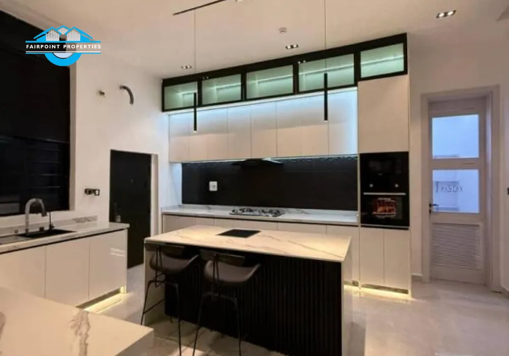 5 Bedroom Fully Detached Duplex