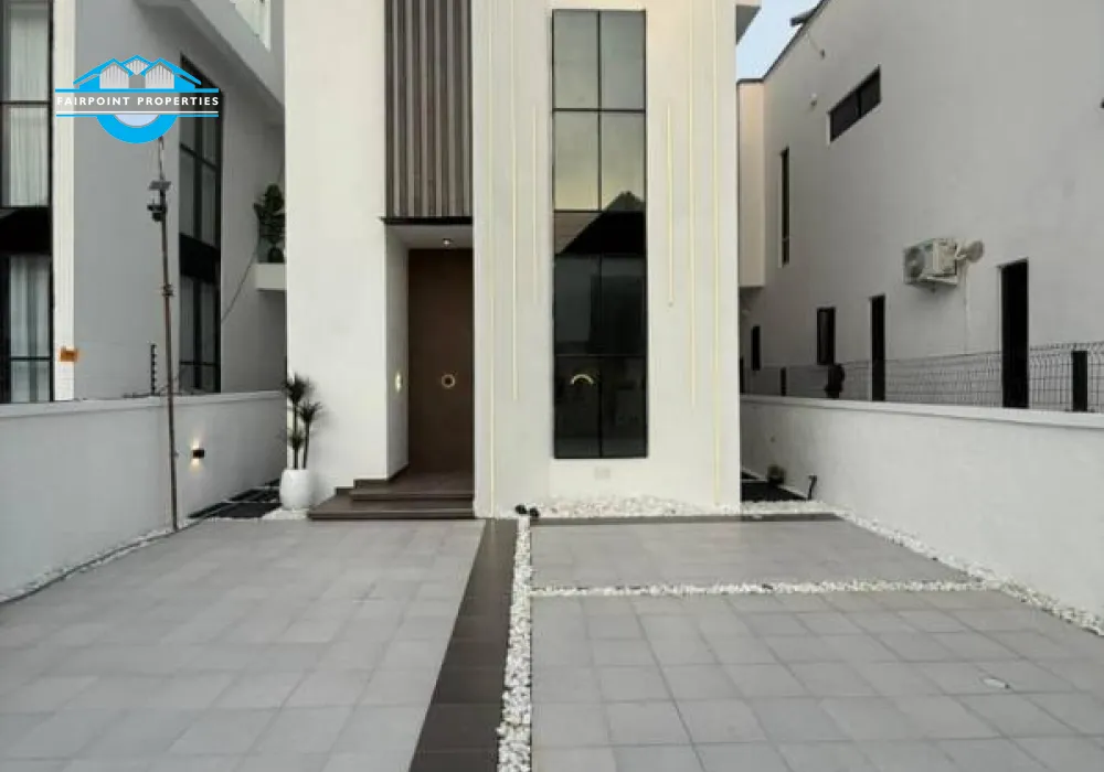 5 Bedroom Fully Detached Duplex