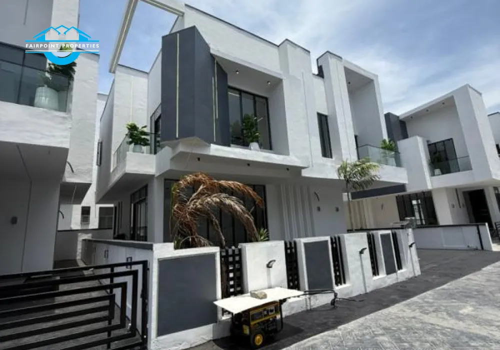 MODERN 5 BEDROOM DUPLEX WITH FAMILY LOUNGE, SWIMMING POOL &amp; BQ FOR SALE AT CHEVRON, LEKKI, LAGOS