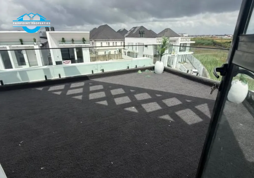 Lounge/Balcony