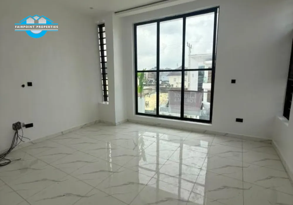 Spacious bedroom