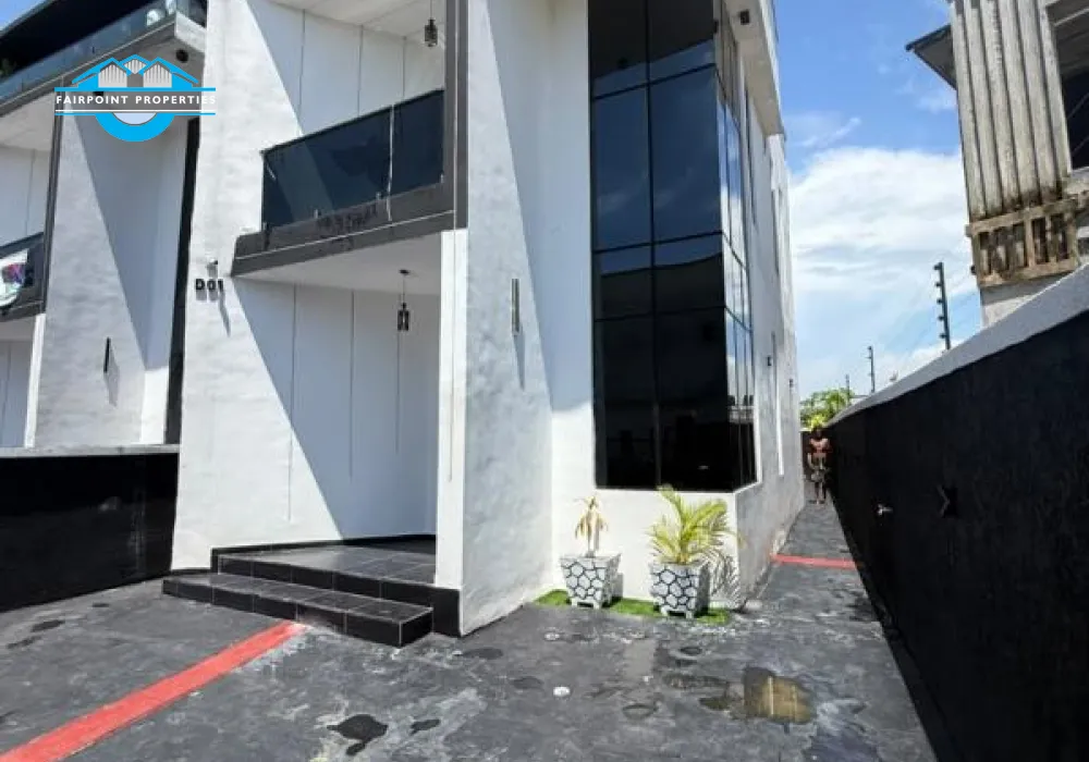 LUXURY THEMED 4 BEDROOM (SMART HOUSE) DETACHED DUPLEX WITH AMPLE PARKING SPACE + MASSIVE LIVING ROOM AND BEDROOMS + CALM AND WELL SECURED ESTATE FOR DISTRESS SALE IN SANGOTEDO, LEKKI