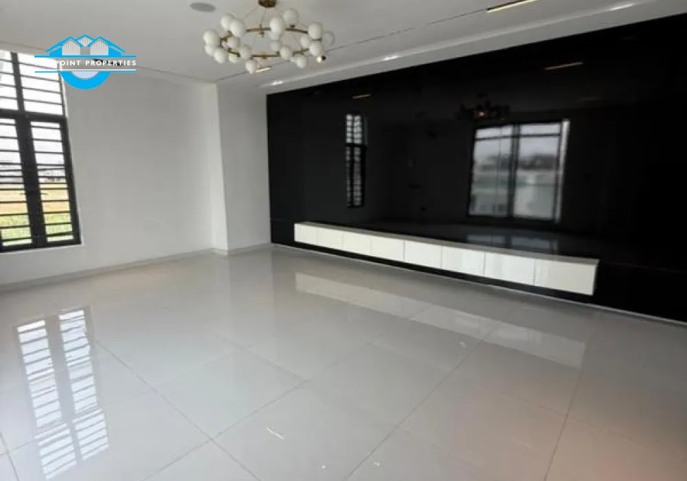 Massive living room