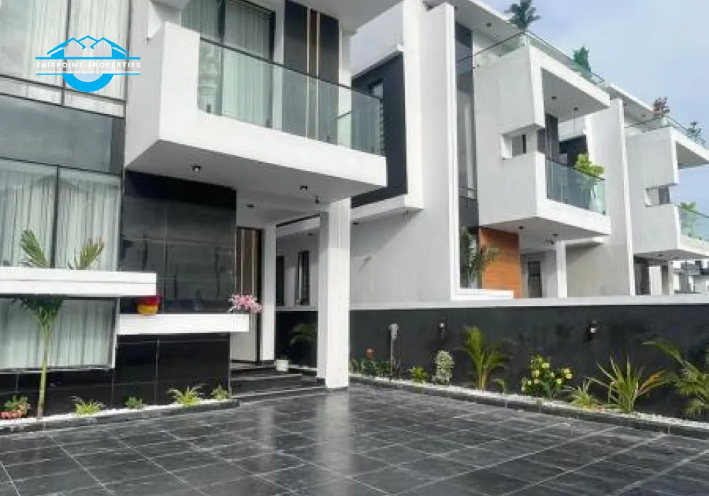 Spacious compound