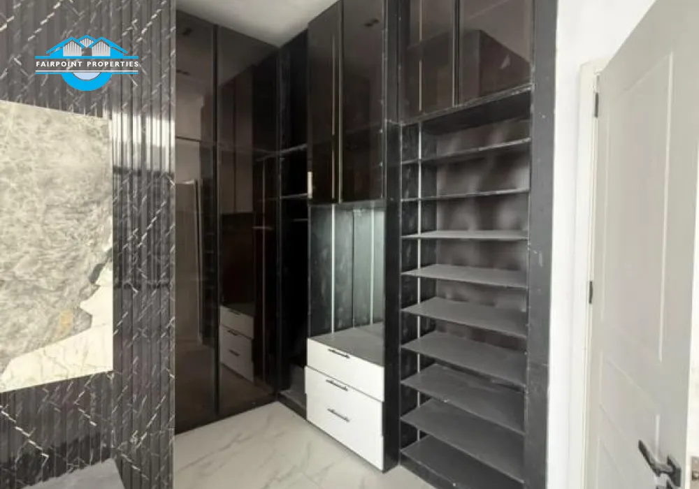Walk-in closet