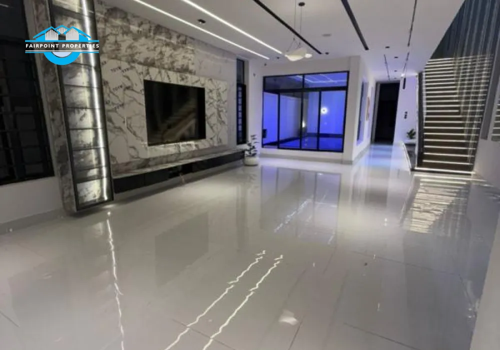 Massive living room