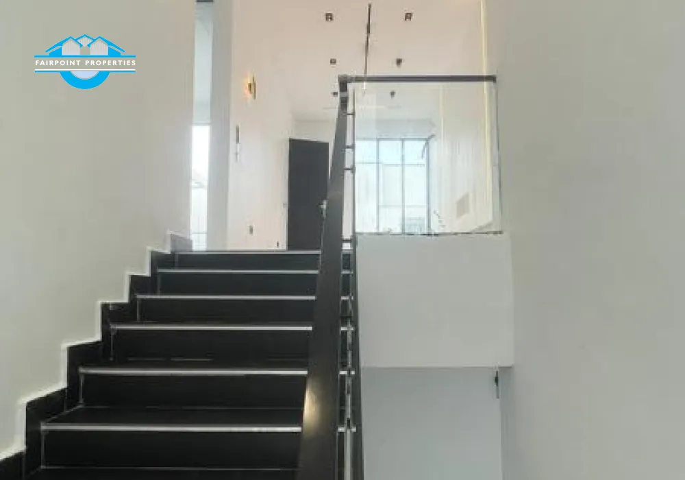 ELEGANTLY BUILT FULLY DETACHED 5BDR DUPLEX + BOYS QUARTERS + GARDEN AREA  IN A SERENE AND PEACEFUL ESTATE IN CHEVRON  /  LEKKI - LAGOS