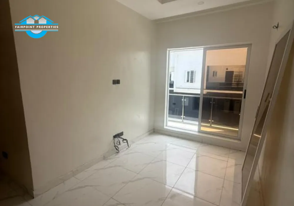 FRESHLY BUILT 4 BEDROOM TERRACE DUPLEX WITH SPACIOUS LIVING ROOM AND BEDROOMS + AMPLE PARKING SPACE + WELL SECURED ESTATE FOR SALE IN AJAH, LEKKI