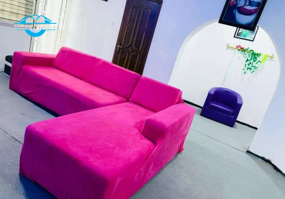 Spacious living room