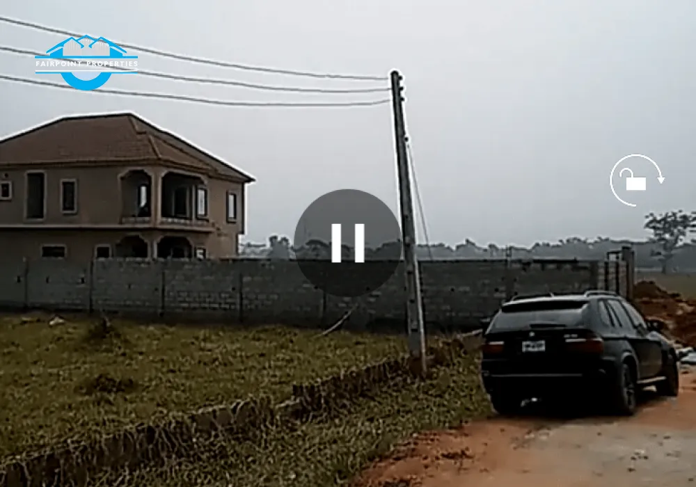 The entrance of the estate