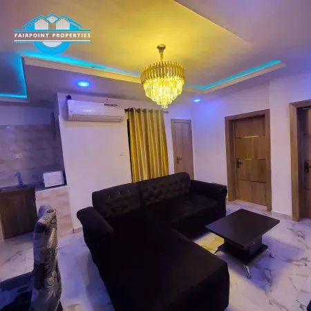 Dinero crystal sitting room