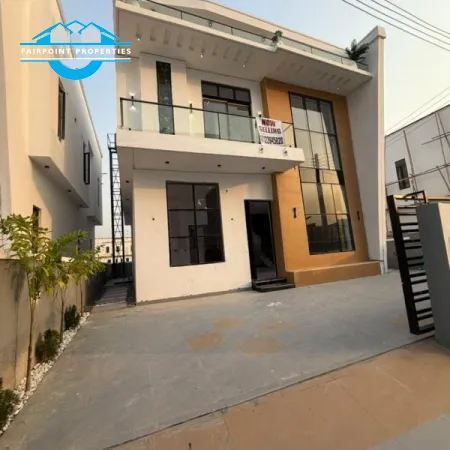 Spacious compound
