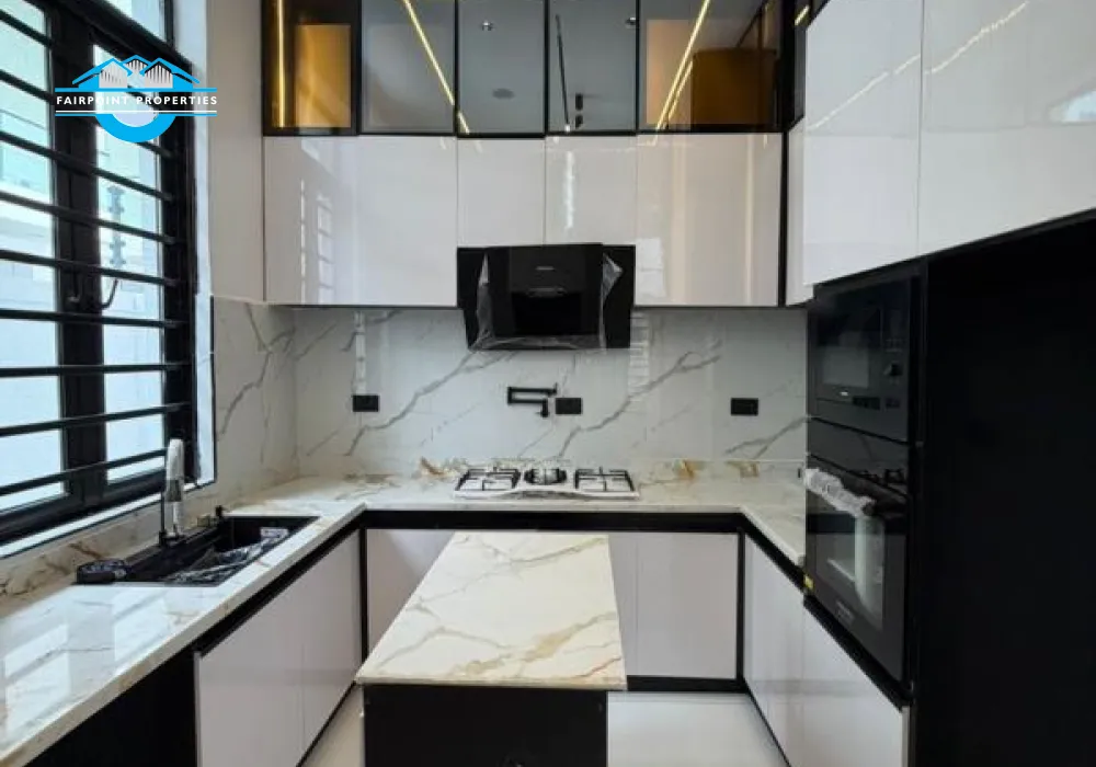 4 BEDROOM SEMI DETACHED DUPLEX FOR SALE
