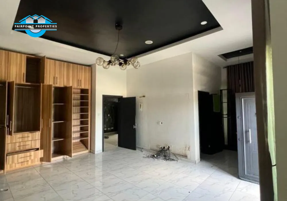 4 BEDROOM DETACHED DUPLEX FOR RENT