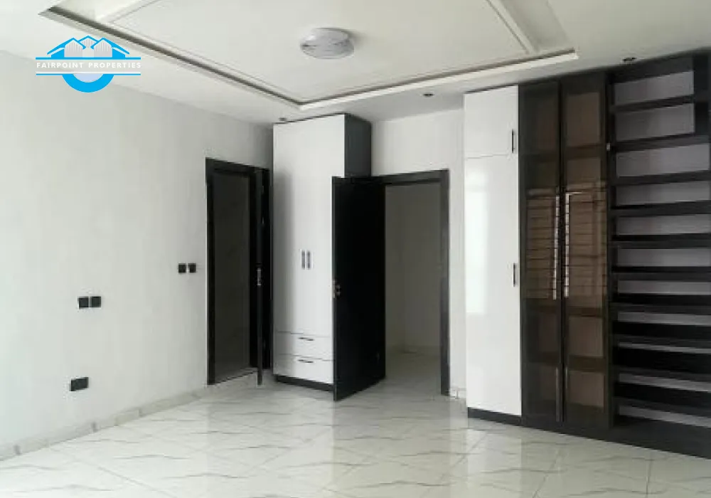 4 BEDROOM SEMI DETACHED DUPLEX FOR SALE