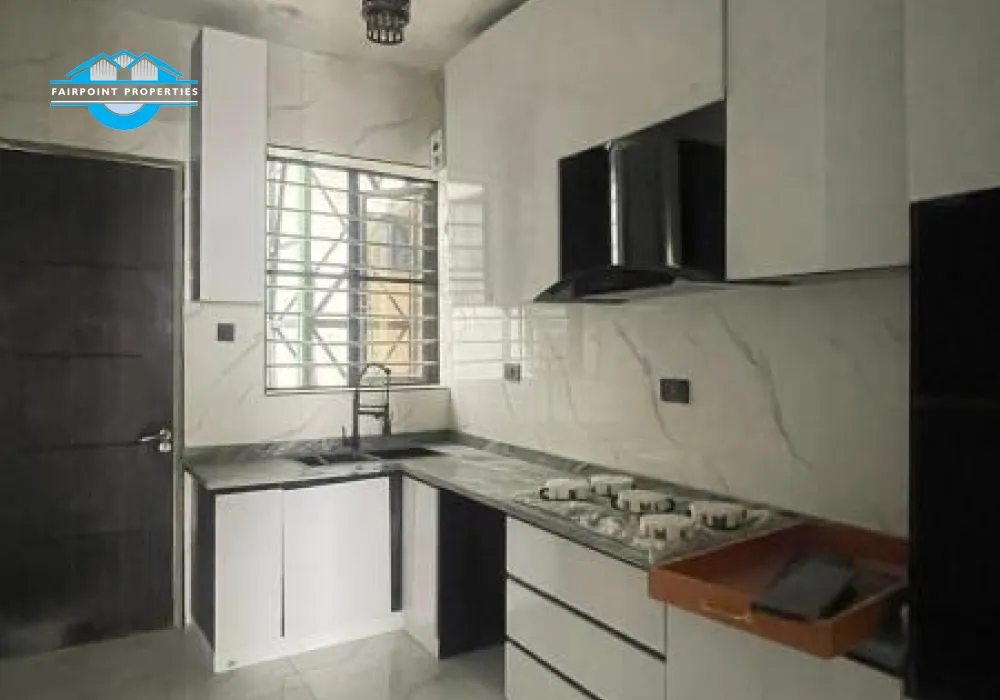 4 BEDROOM SEMI DETACHED DUPLEX FOR SALE