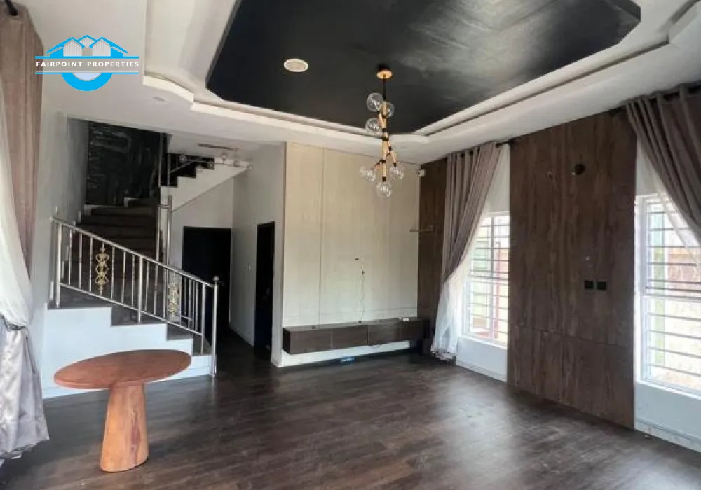 4 BEDROOM DETACHED DUPLEX FOR RENT