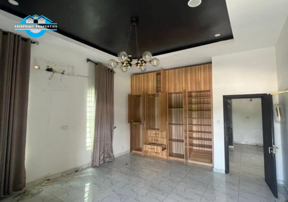 4 BEDROOM DETACHED DUPLEX FOR RENT