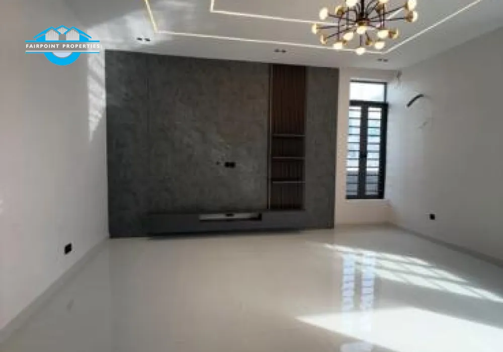LUXURY 4 BEDROOM SEMIDETACHED DUPLEX AT CAPTAINS COURT