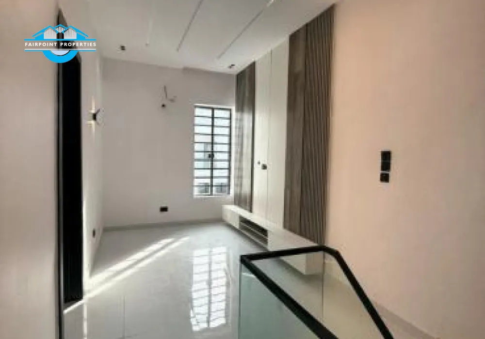 LUXURY 4 BEDROOM SEMIDETACHED DUPLEX AT CAPTAINS COURT