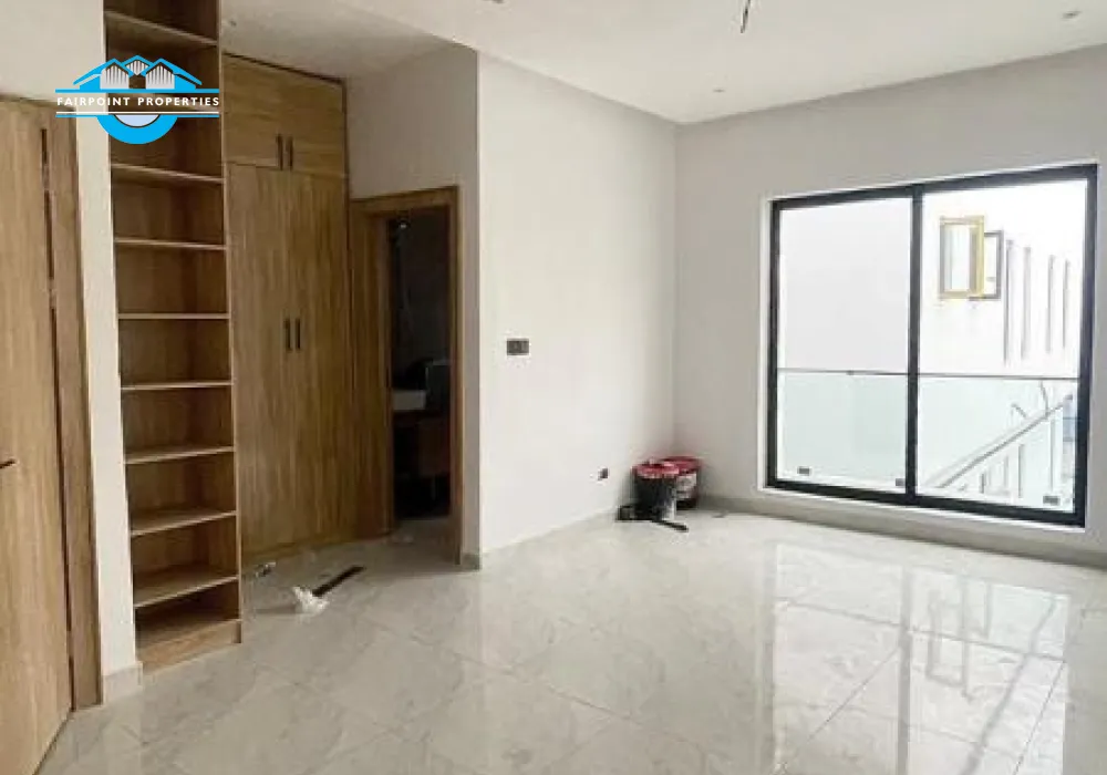 Semi detached 4bedroom duplex