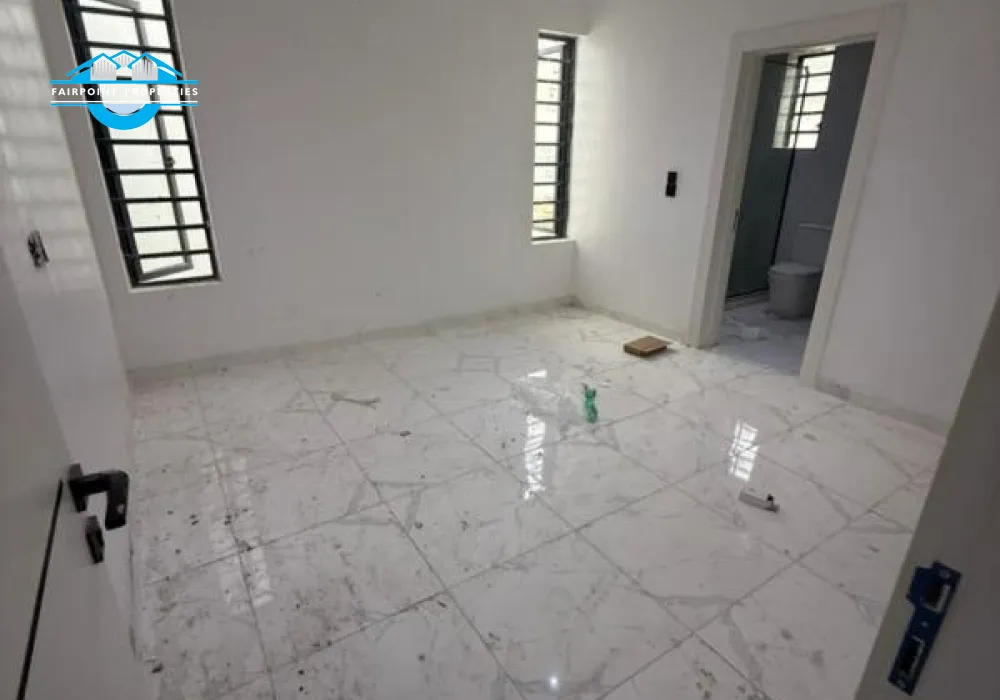 4 BEDROOM SEMI DETACHED DUPLEX WITH SWIMMING POOL
