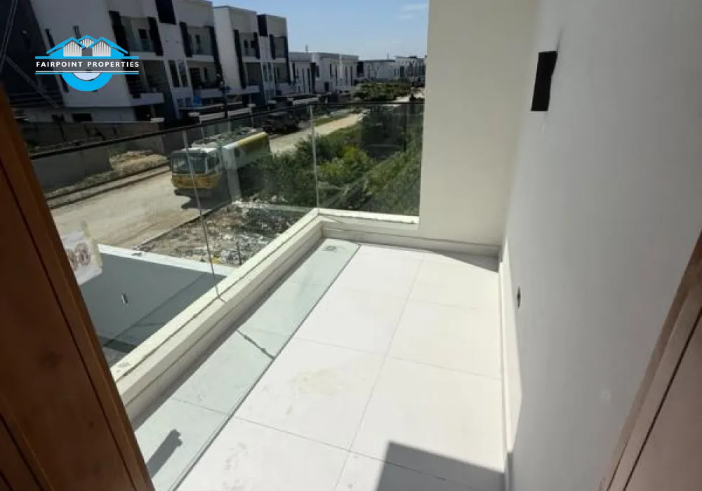 5 BEDROOM DETACHED DUPLEX AT IKOTA FOR SALE