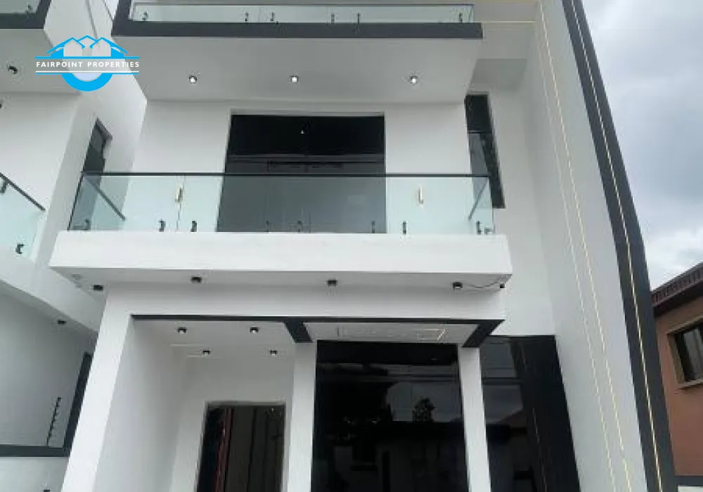 A ELEGANTLY CRAFTED AND LUXURIOUS, MASSIVE SIZED FULLY DETACHED 5 BEDROOM DUPLEX + INVERTER + BQ IN A SECURED AND BEAUTIFUL ESTATE IN IKOTA  - LEKKI LAGOS.