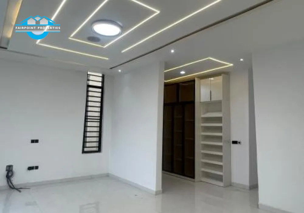 A ELEGANTLY CRAFTED AND LUXURIOUS, MASSIVE SIZED FULLY DETACHED 5 BEDROOM DUPLEX + INVERTER + BQ IN A SECURED AND BEAUTIFUL ESTATE IN IKOTA  - LEKKI LAGOS.