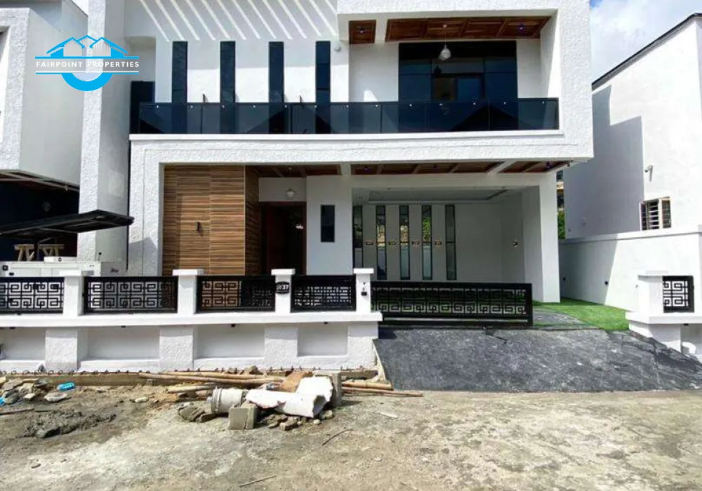 STATE Of Art 5 Bedroom Fully Detached Duplex With Swimming Pool and 20KVA Sound proof Generator and a BQ For Sale At Chevron Lekki, Lagos.