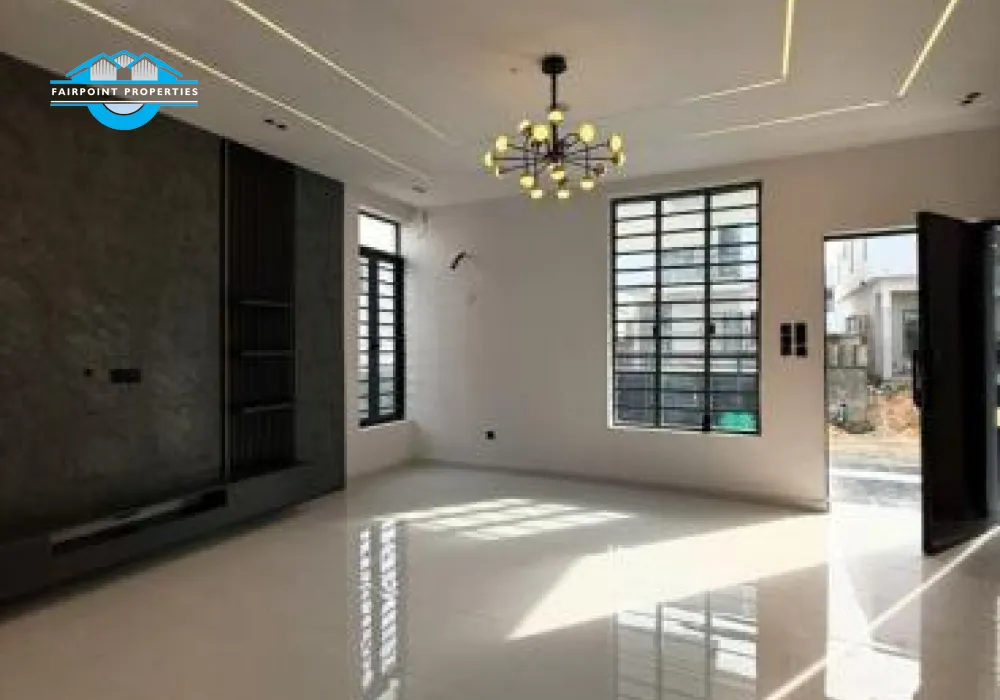 LUXURY 4 BEDROOM SEMIDETACHED DUPLEX AT CAPTAINS COURT